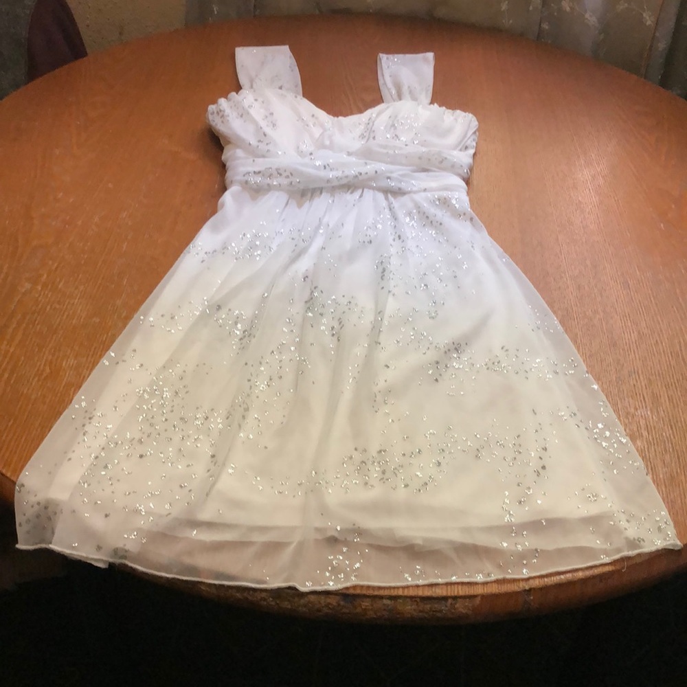 Whit sparkling dress
